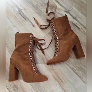 Express Tan Brown Vegan Suede Lace Up Rivet Tie Chunky Heel Ankle Bootie 7.5